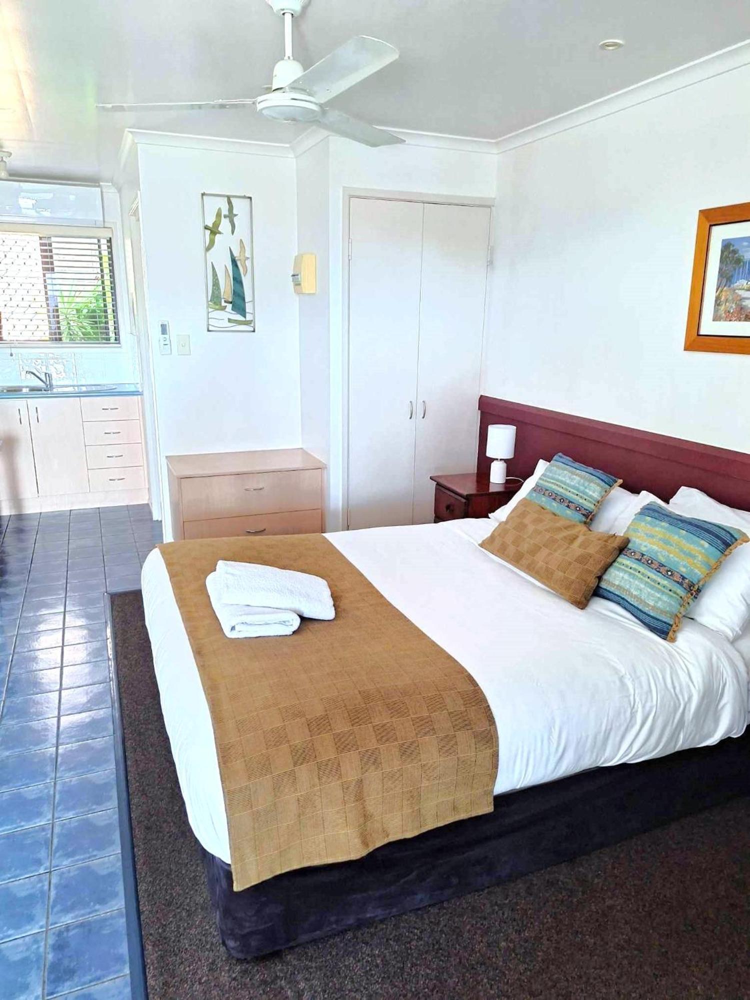 Central Studio Accommodation Gladstone Extérieur photo